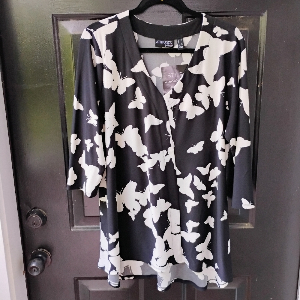 Attitudes by Renee Black and White V-Neck 3/4 Sleeve Tunic
